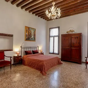 Appartement Flat With Canal View Near San Marco, Venise